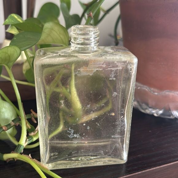 🎀Vintage🎀 1940s/50s Square Bottle Found In The Sea - Picture 1 of 5
